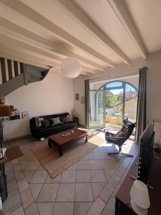 Au Calme 10mn A Pied De La Appartement *